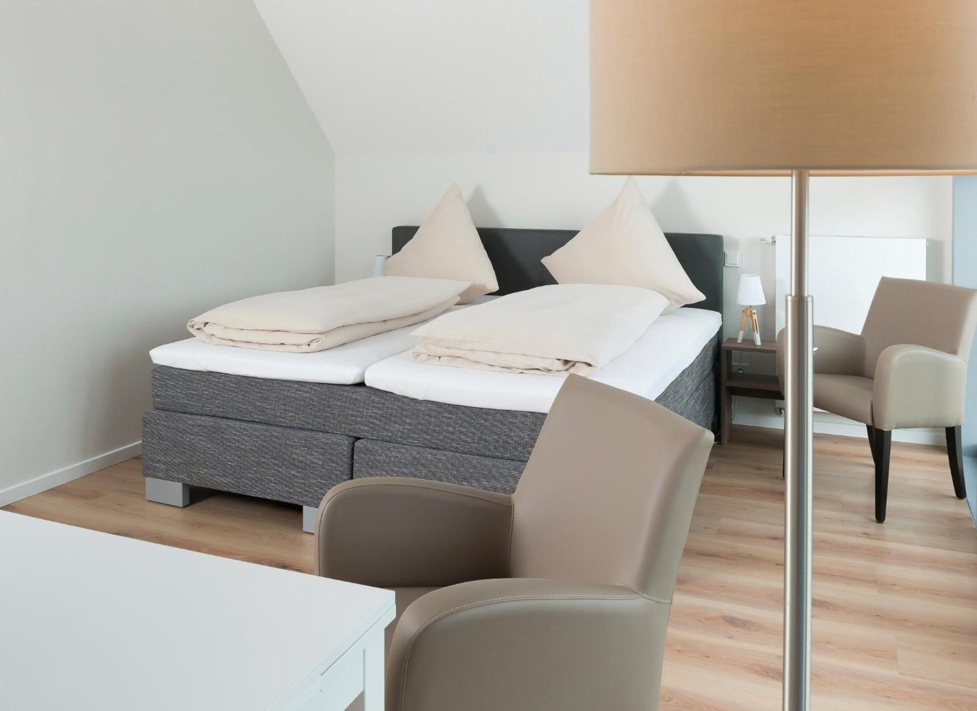 Ostsee - Reetdachhaus Nr 36 "Warder" Im Strand Resort Heiligenhafen Exteriör bild