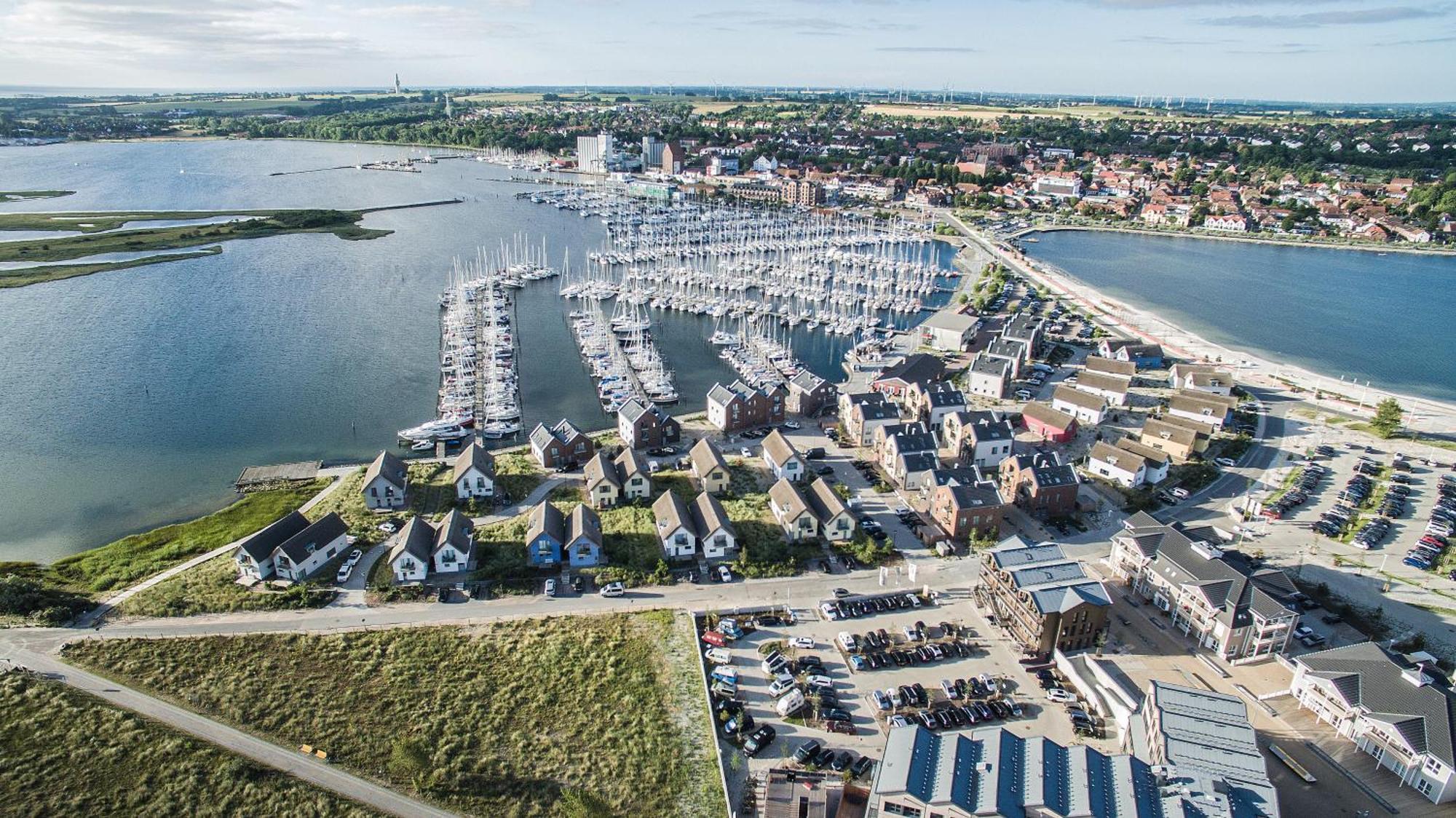 Ostsee - Reetdachhaus Nr 36 "Warder" Im Strand Resort Heiligenhafen Exteriör bild