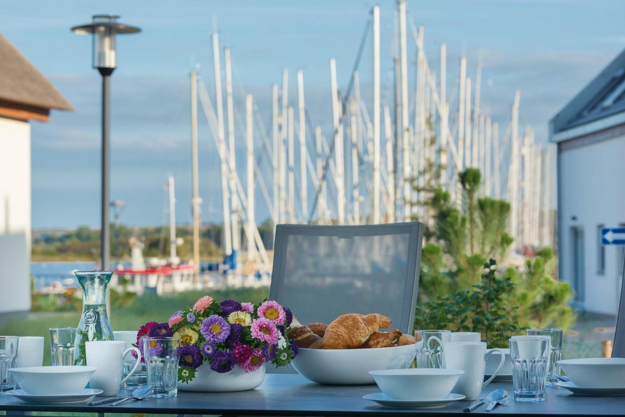Ostsee - Reetdachhaus Nr 36 "Warder" Im Strand Resort Heiligenhafen Exteriör bild